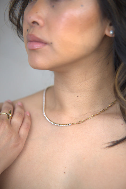 Divina Semi-Circle Zirconia necklace